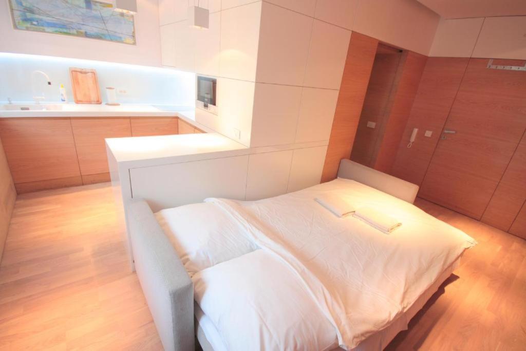 Modern & Resto Apartments Krakow Exterior photo